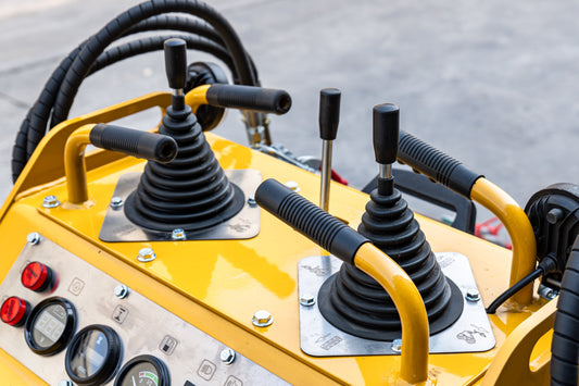 How To Choose Between A Wheeled And Tracked Mini Skid Steer Loader