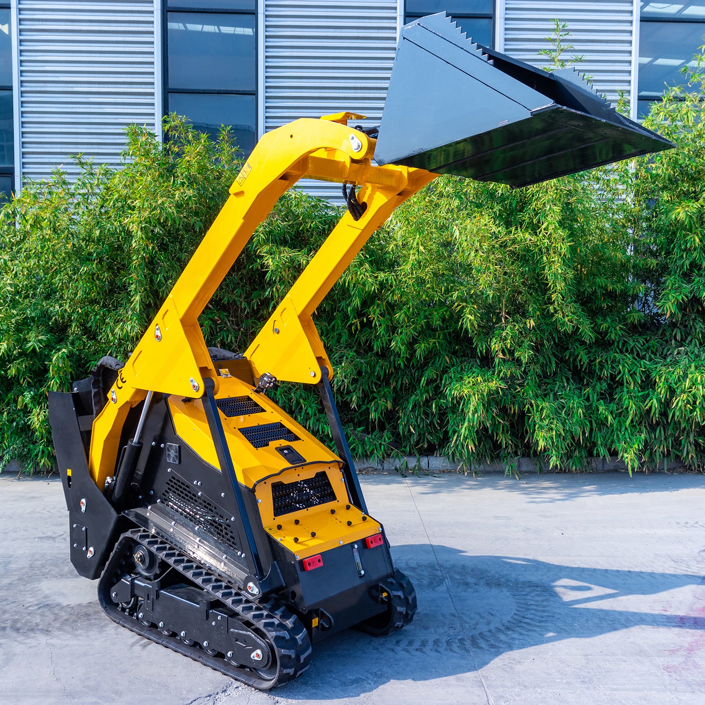 MS1000 Stand On Skid Steer Track Loader With Kubota Diesel Engine